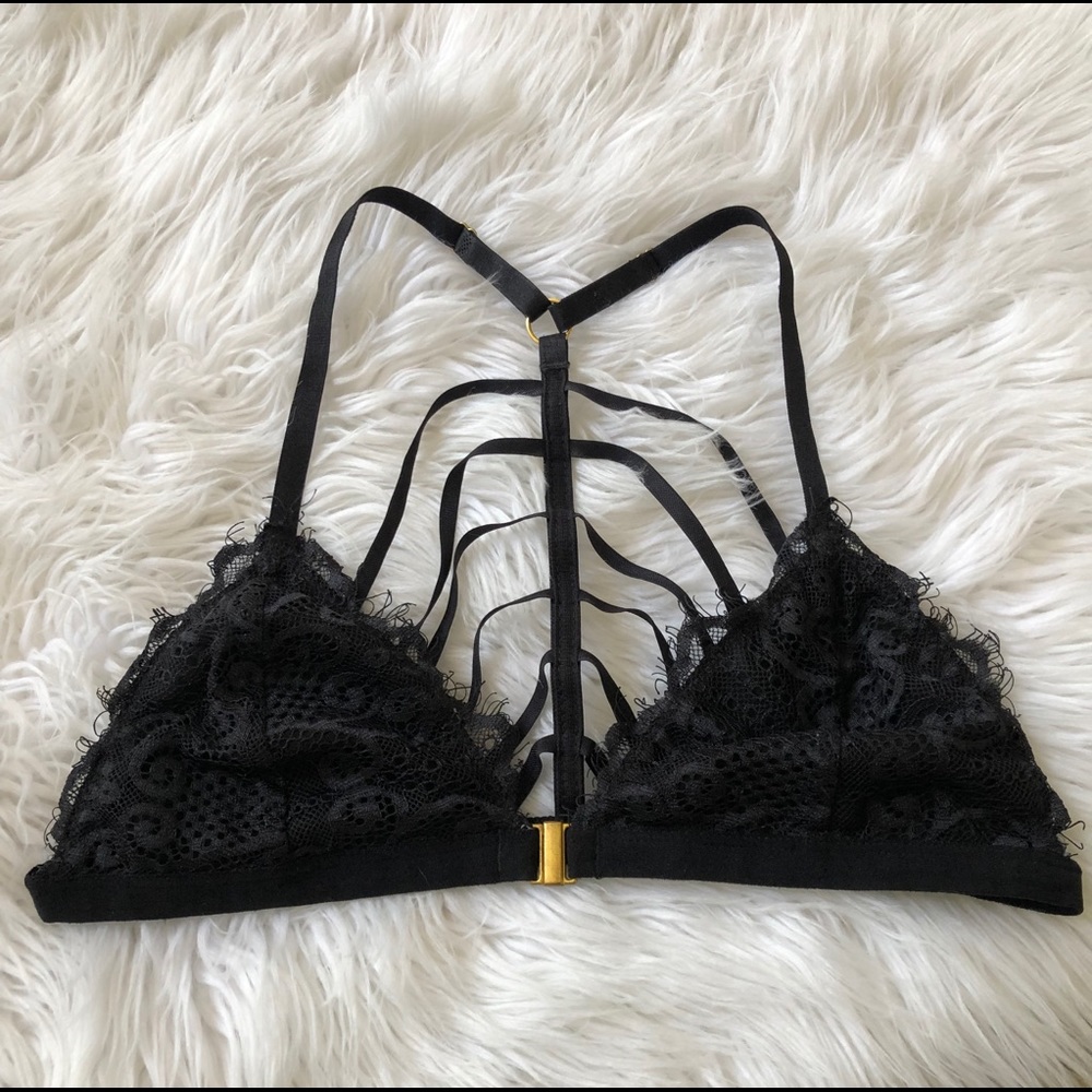 Black strapped bralette
